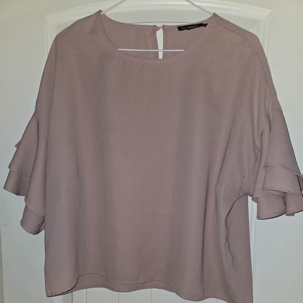 NWOT Blu Pepper Mauve Ruffle Sleeve Blouse
